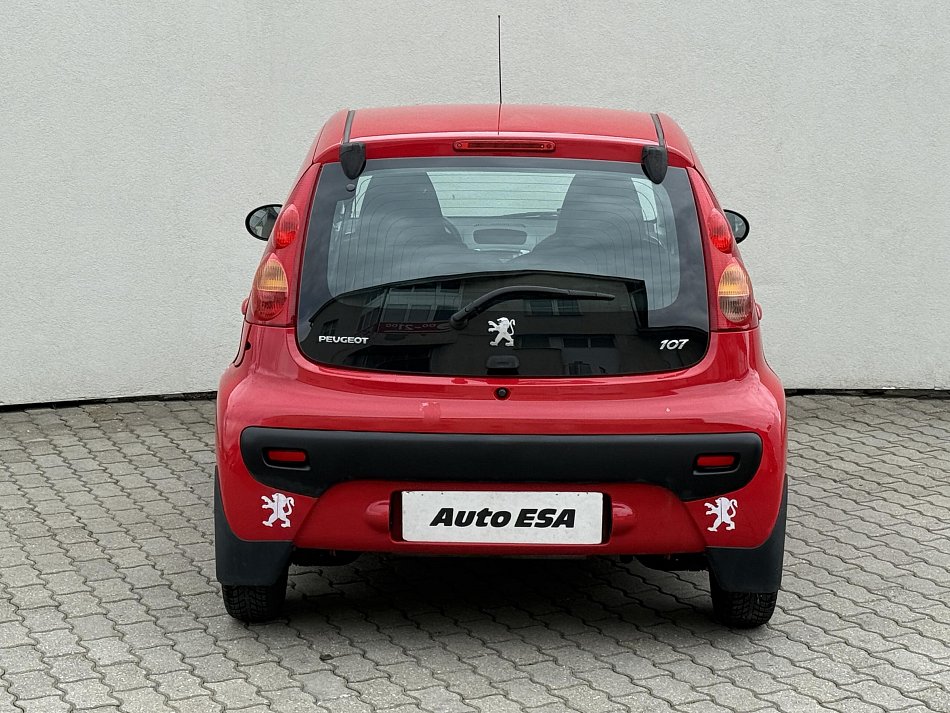 Peugeot 107 1.0 i 