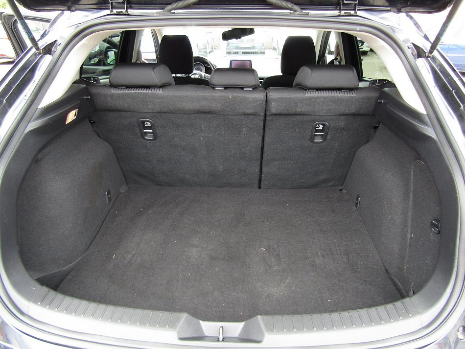 Mazda 3 2.0 i 