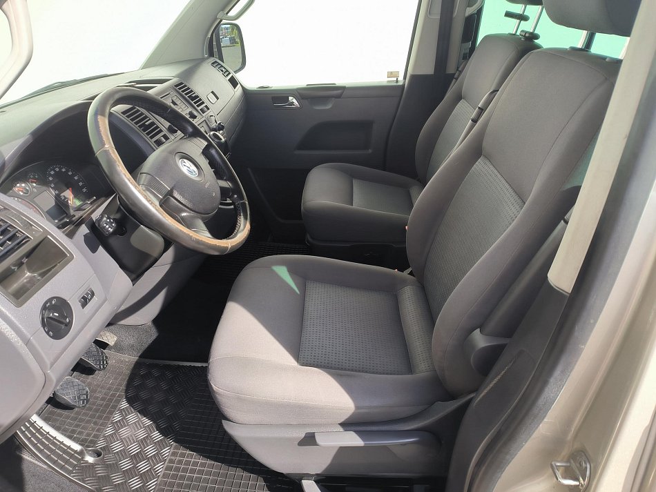 Volkswagen Caravelle 2.5TDi  L2 4x4