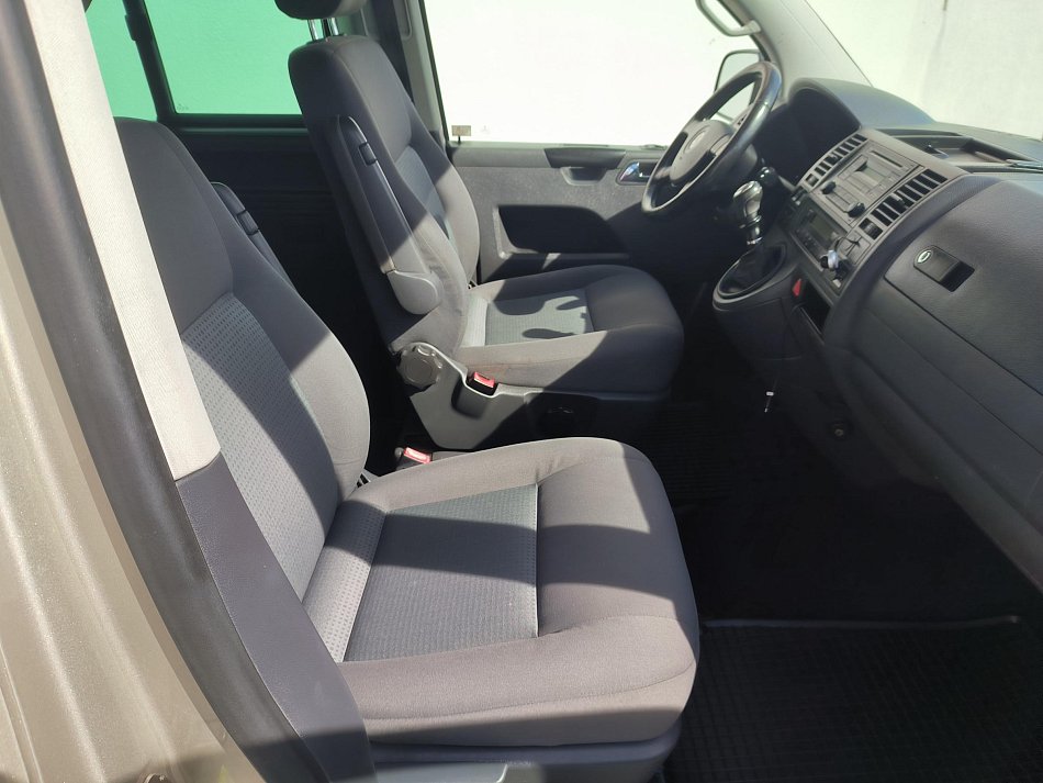 Volkswagen Caravelle 2.5TDi  L2 4x4