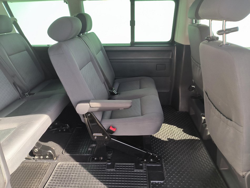 Volkswagen Caravelle 2.5TDi  L2 4x4