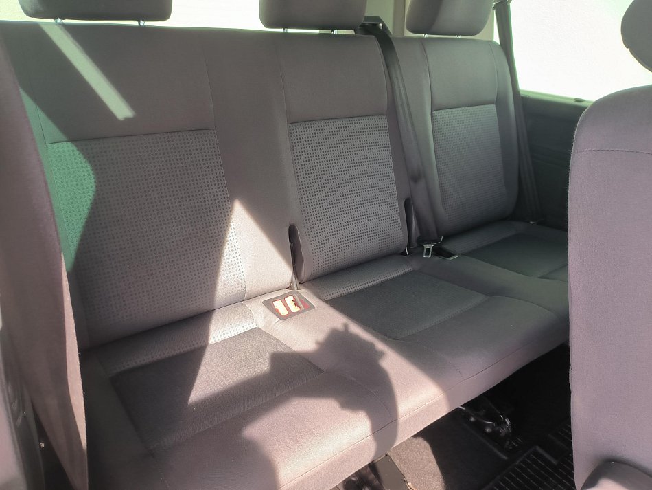 Volkswagen Caravelle 2.5TDi  L2 4x4