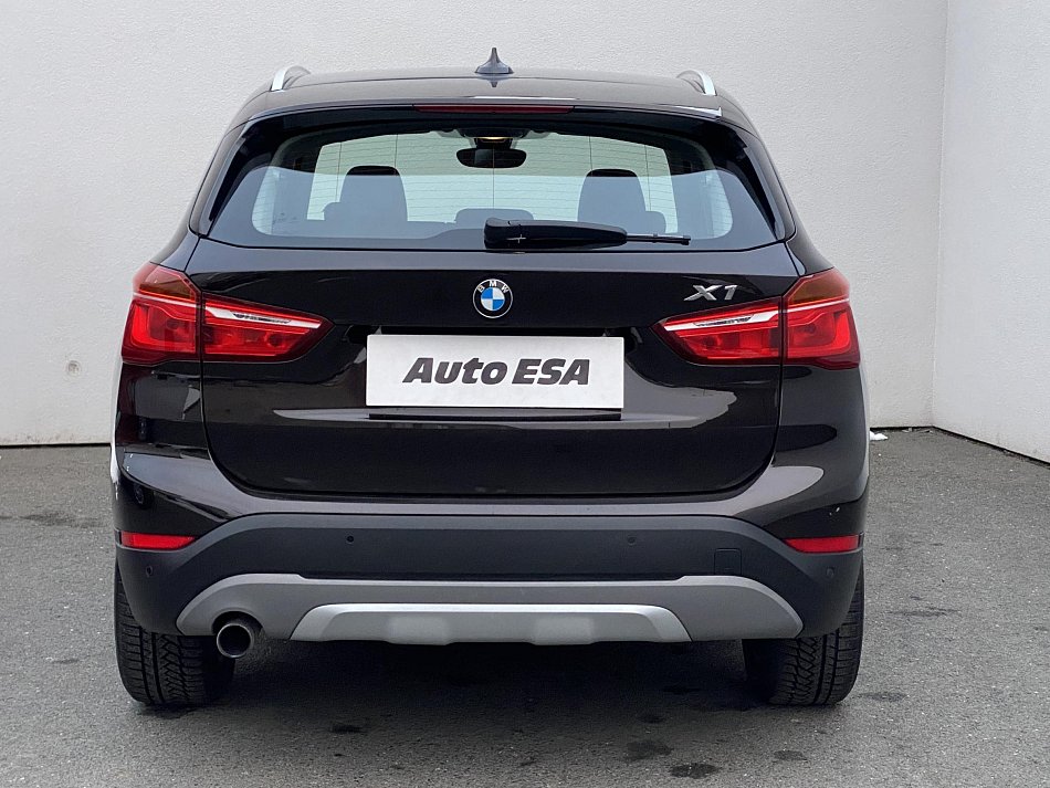 BMW X1 1.5i  sDrive 18i