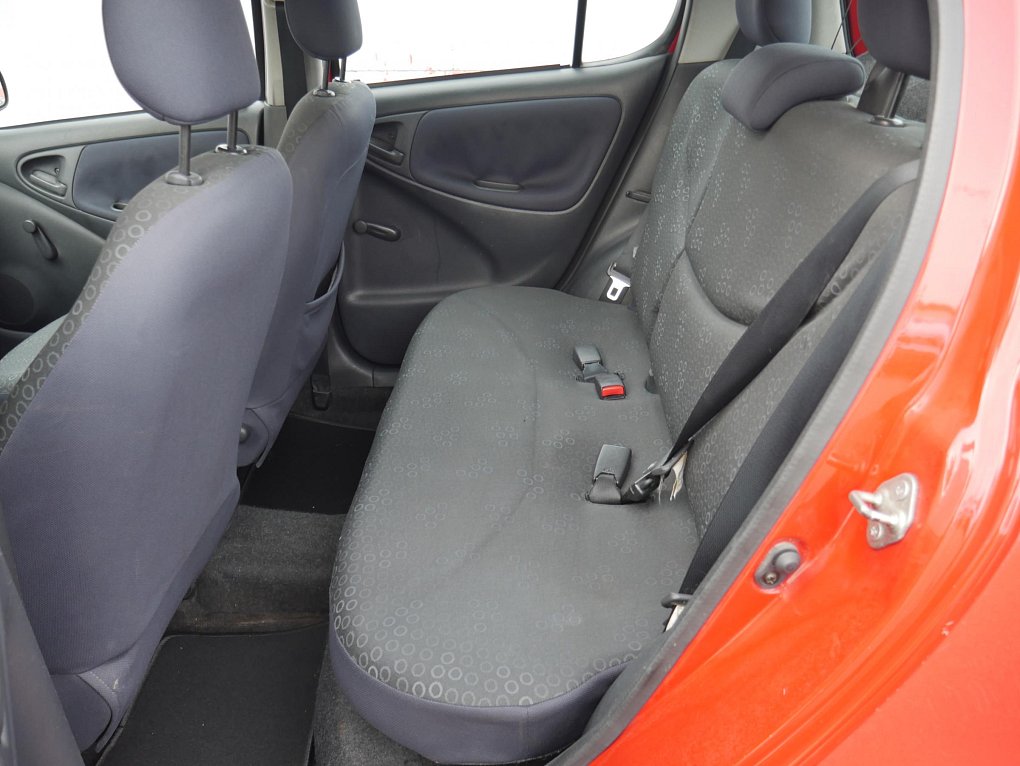 Toyota Yaris 1.0VVTi 