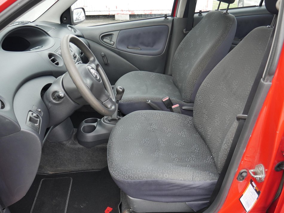 Toyota Yaris 1.0VVTi 