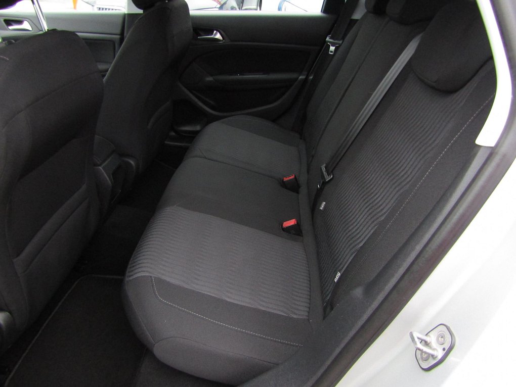 Peugeot 308 1.6 HDi 