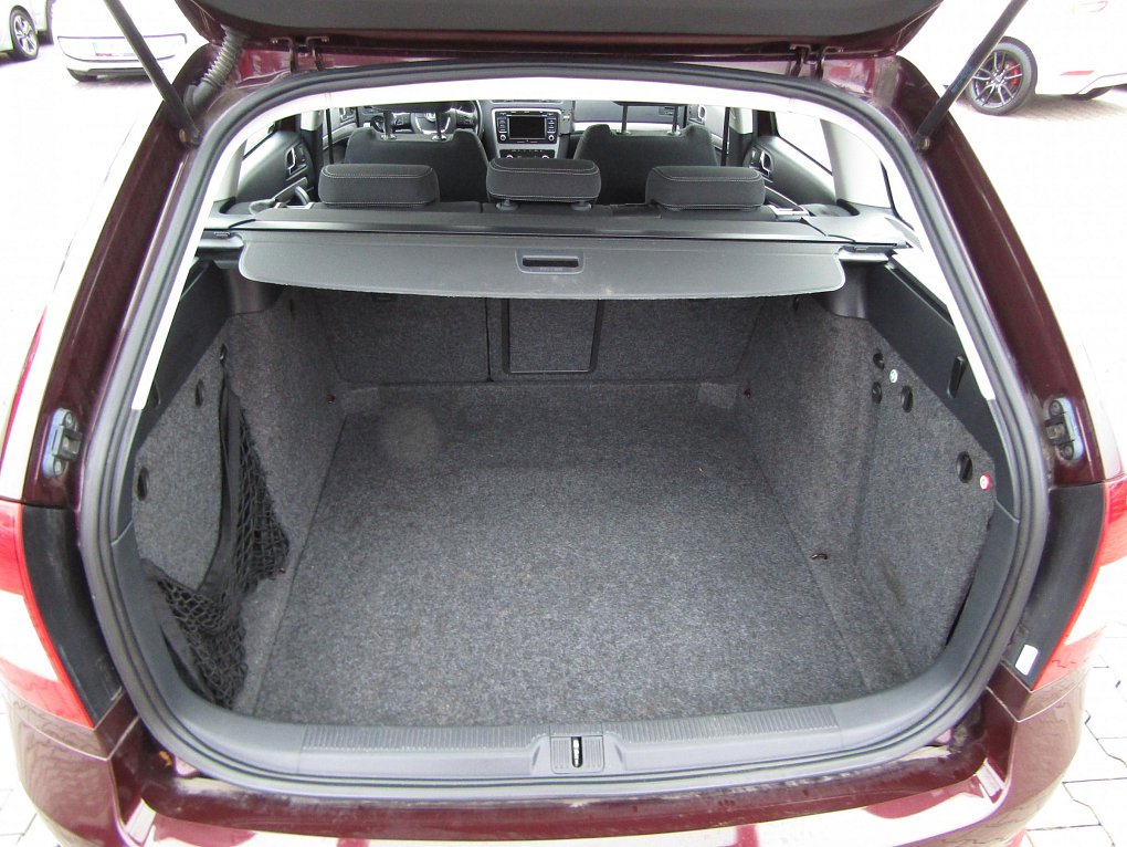 Škoda Octavia II 2.0TDi Elegance