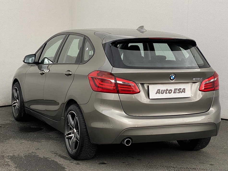 BMW Řada 2 2.0 D  218d