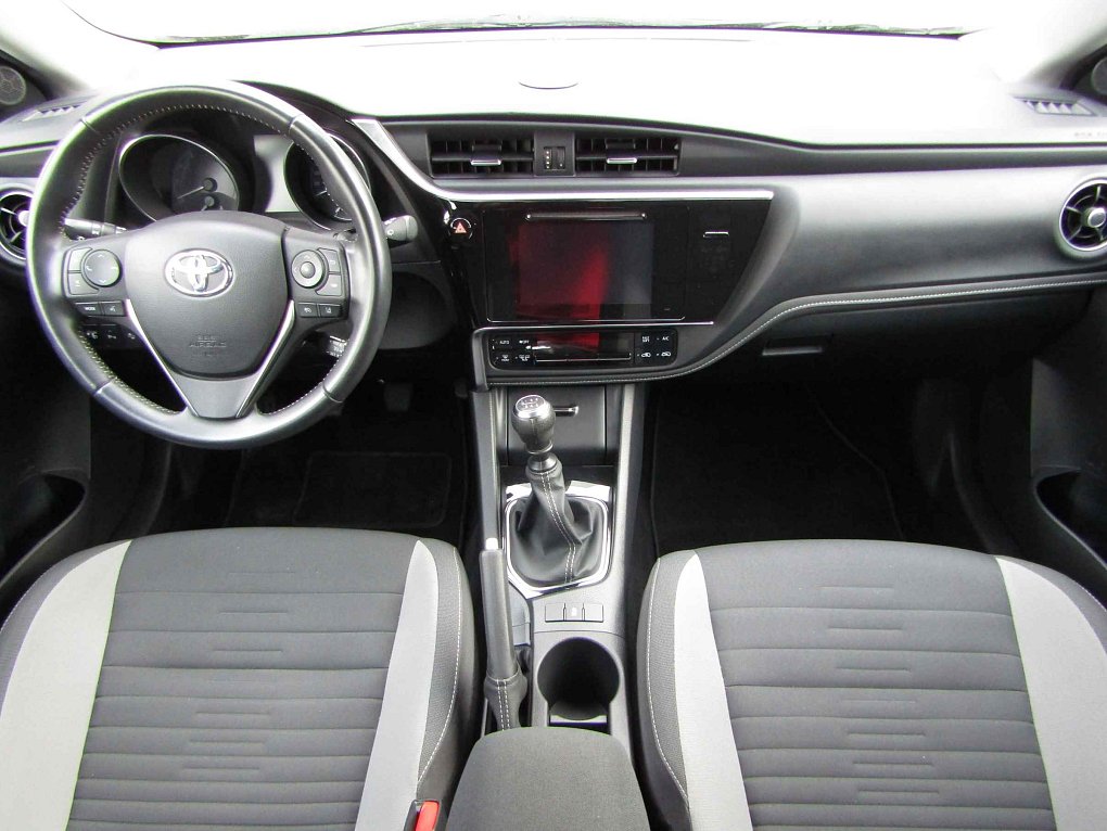 Toyota Auris 1.6VVT-i 