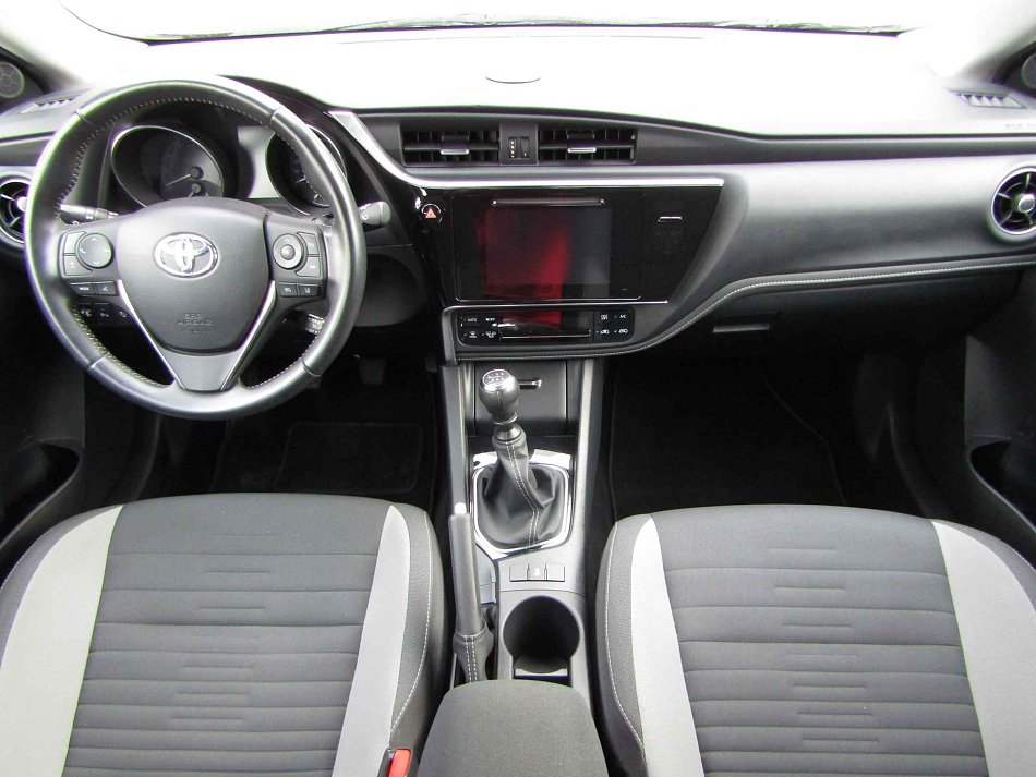 Toyota Auris 1.6VVT-i 