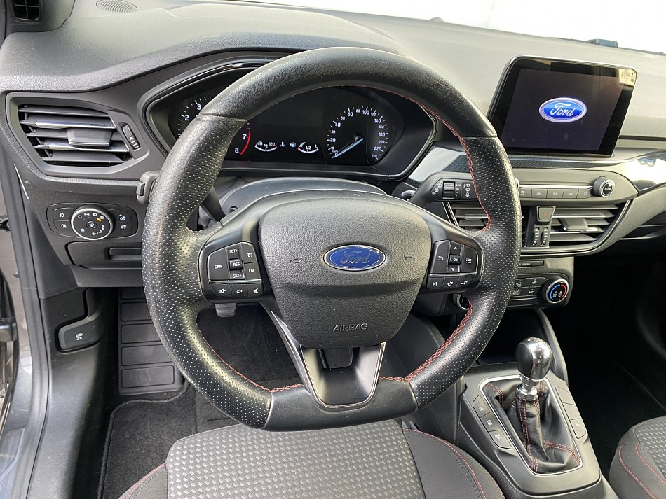 Ford Focus 1.5T ST-Line