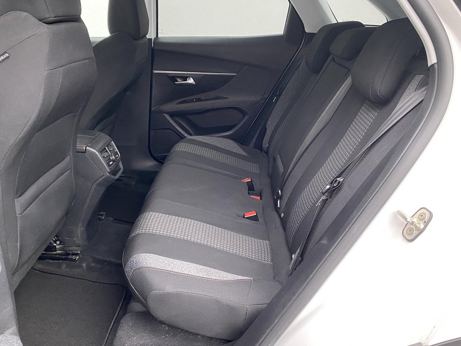 Peugeot 3008 1.5 HDi Active