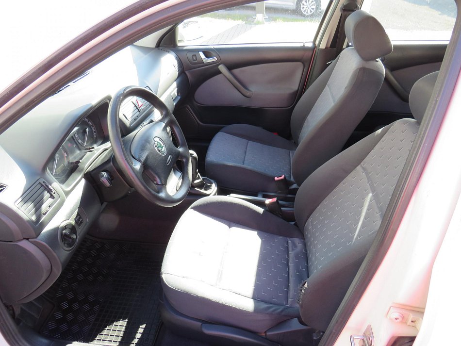 Škoda Octavia 1.6i Tour