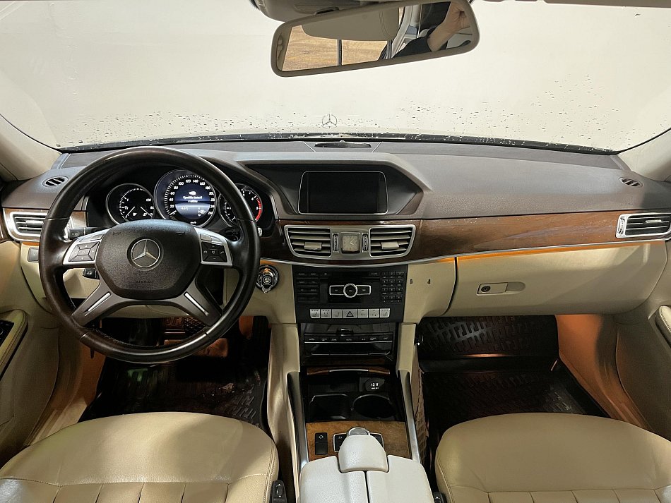 Mercedes-Benz Třída E 2.2 CDi Elegance E250