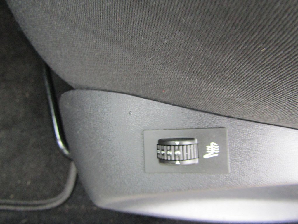 Peugeot 2008 1.2 i 