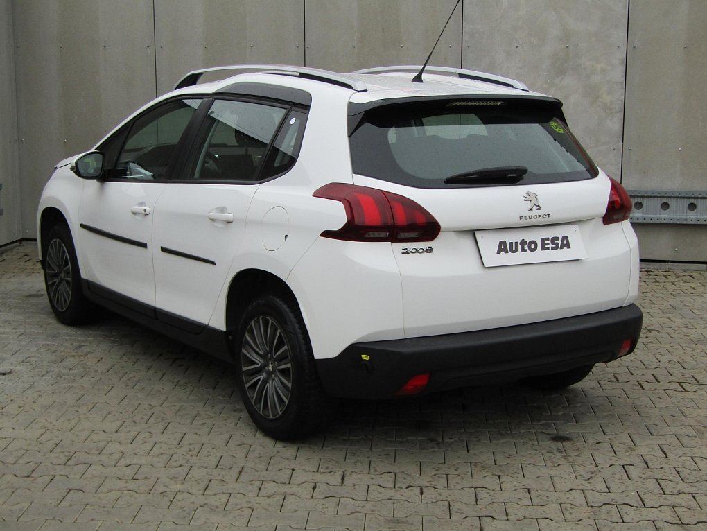 Peugeot 2008 1.2 i 