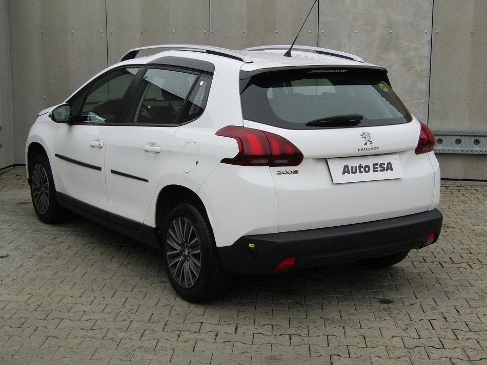 Peugeot 2008 1.2 i 