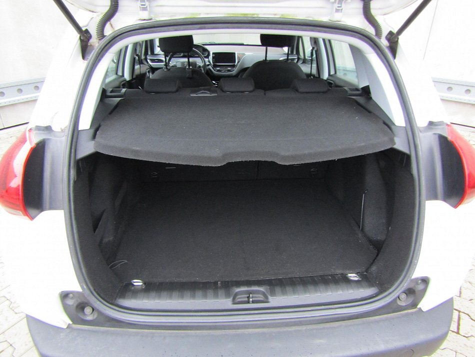 Peugeot 2008 1.2 i 