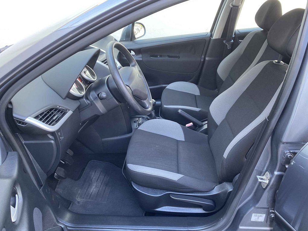 Peugeot 207 1.4 i 