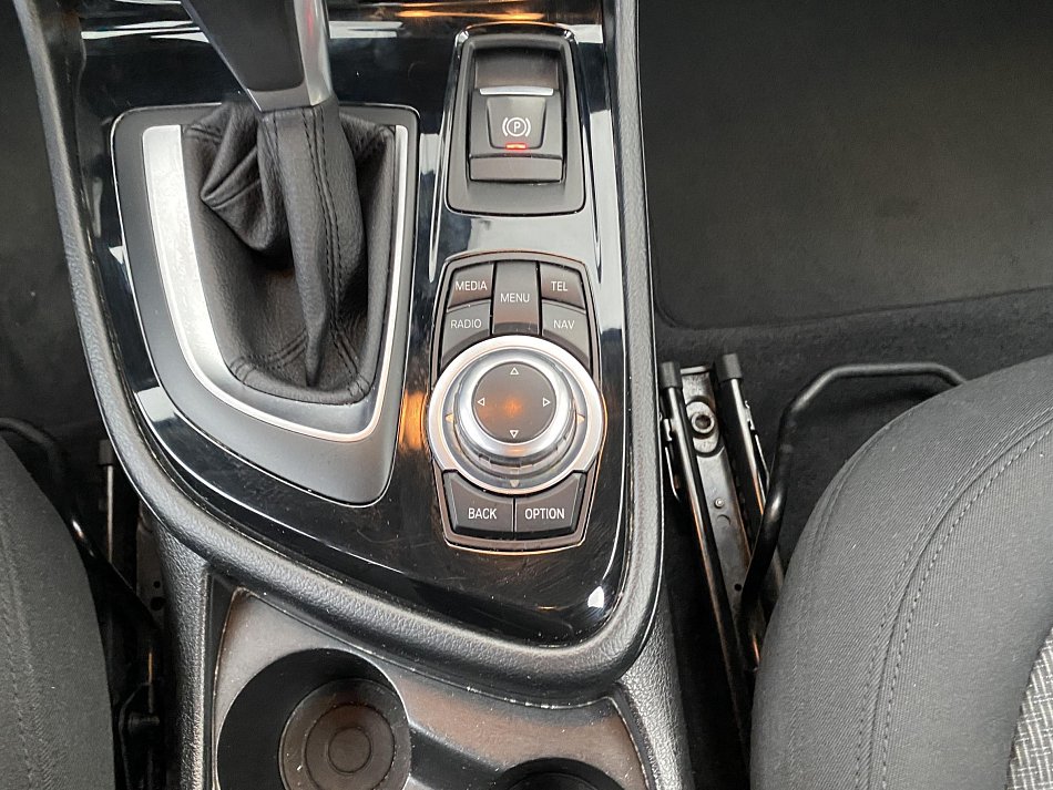 BMW Řada 2 2.0 D  218d