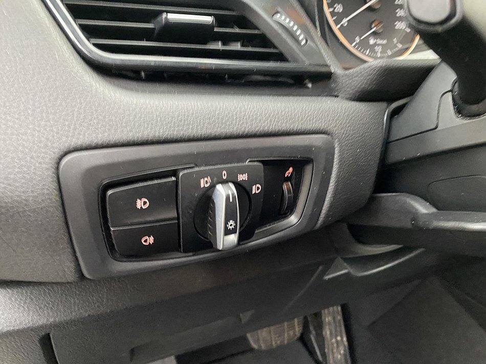 BMW Řada 2 2.0 D  218d