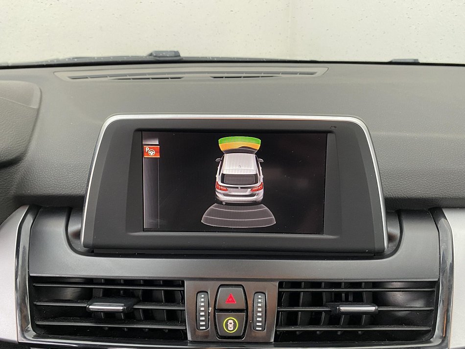 BMW Řada 2 2.0 D  218d