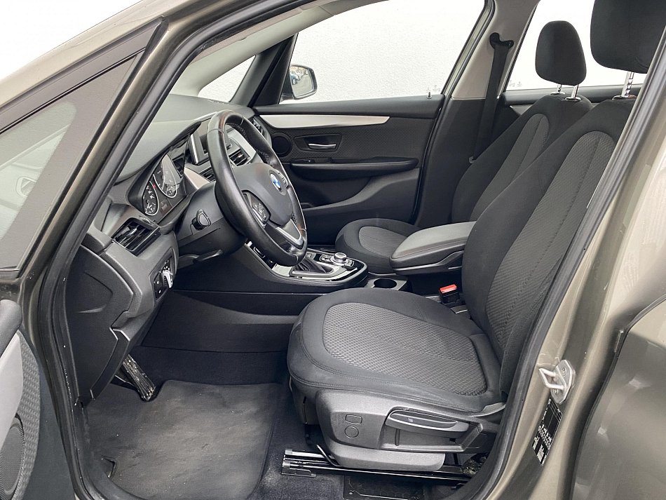 BMW Řada 2 2.0 D  218d