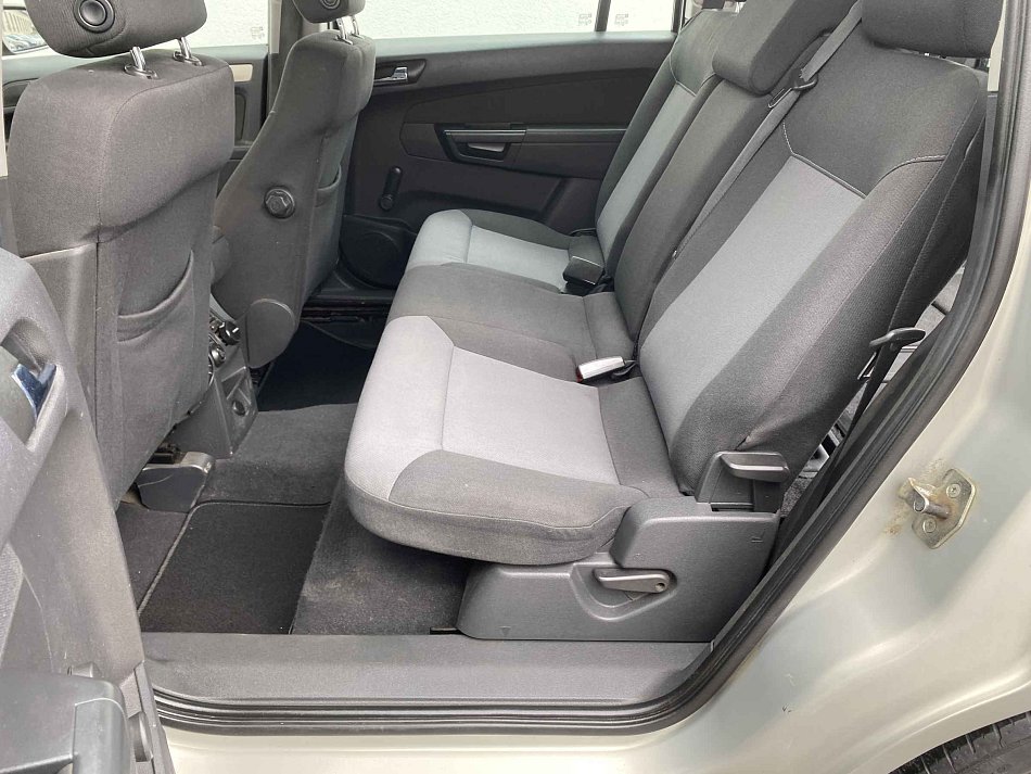 Opel Zafira 1.9 CDTi  7míst