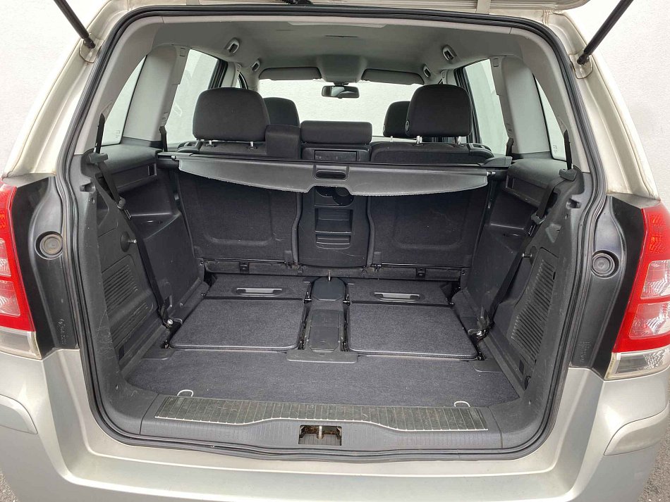 Opel Zafira 1.9 CDTi  7míst