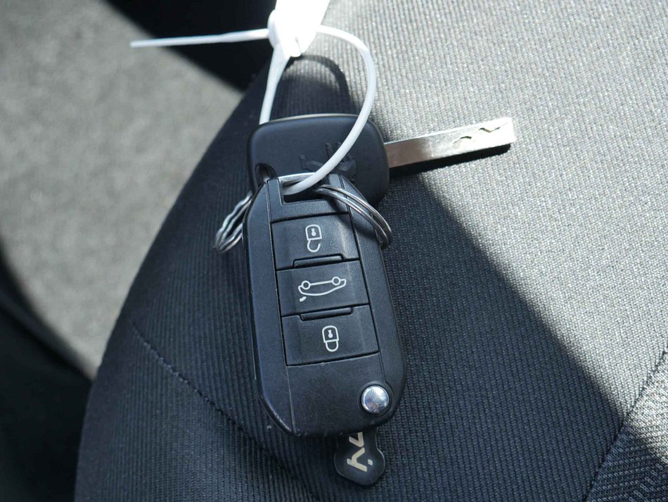 Peugeot 301 1.2PT Allure