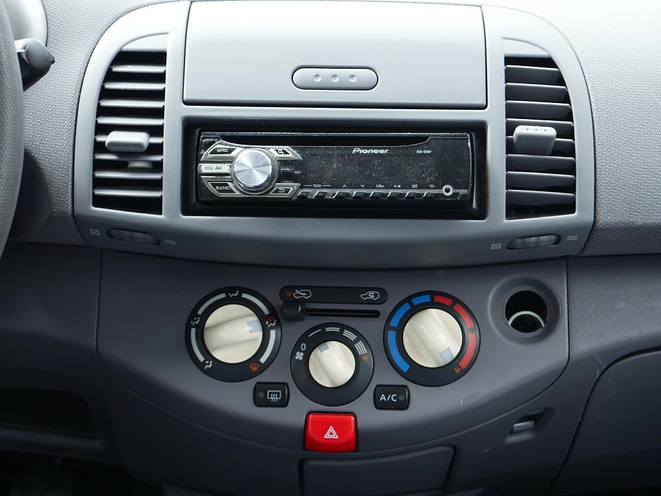 Nissan Micra 1.2i 