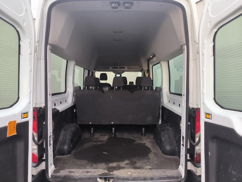 Ford Transit 2.2TDCi  L2H3 9míst