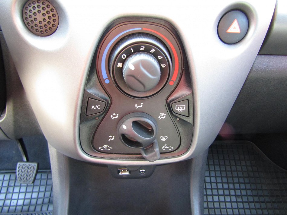 Toyota Aygo 1.0i 