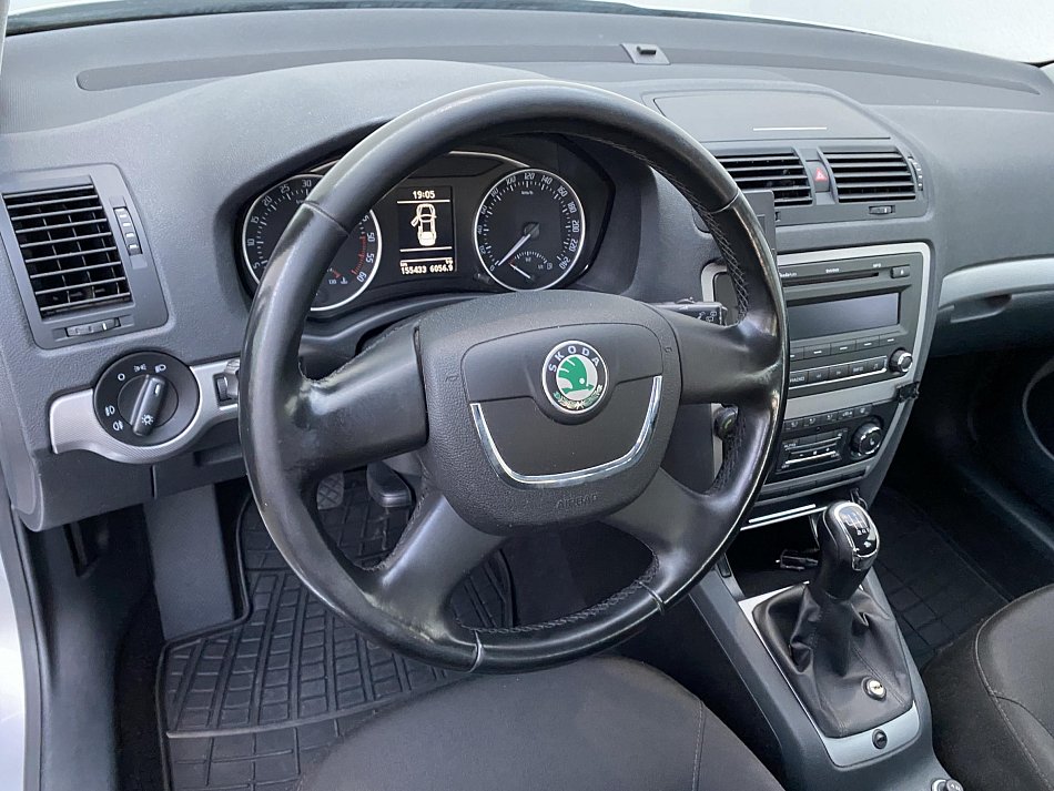 Škoda Octavia II 2.0 TDi Elegance