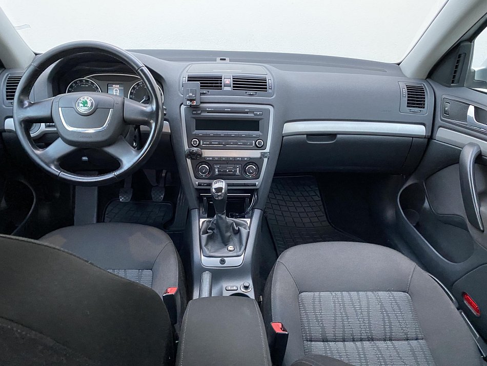 Škoda Octavia II 2.0 TDi Elegance