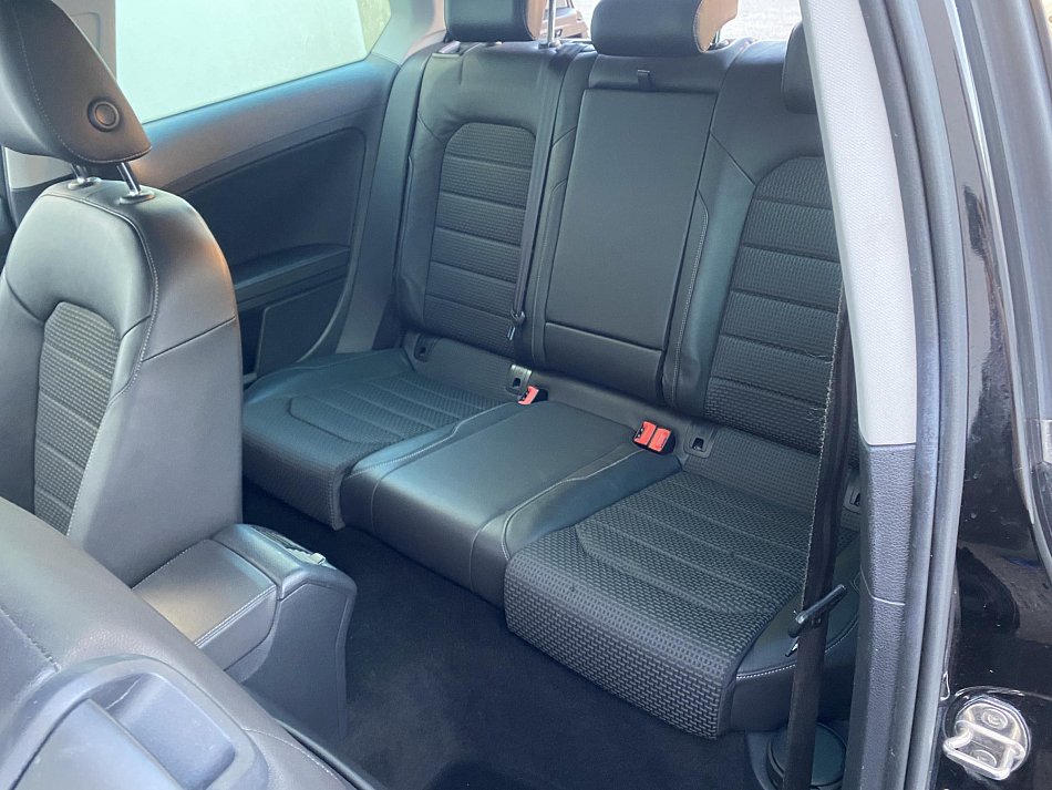 Volkswagen Golf 2.0 TDi Highline