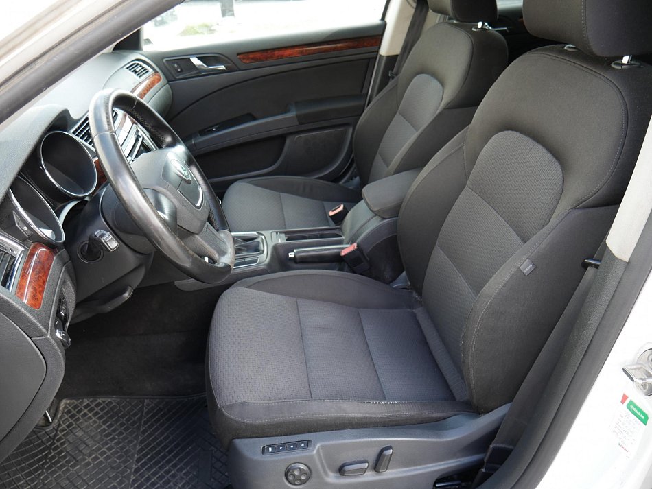 Škoda Superb II 2.0TDi Elegance