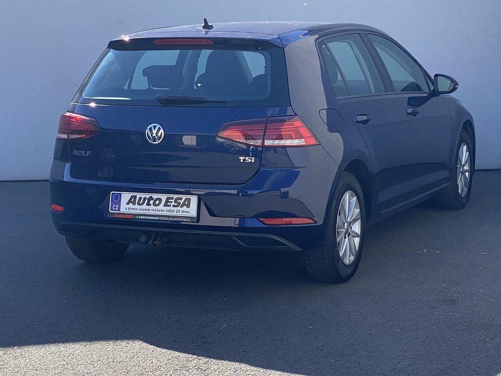 Volkswagen Golf 1.0 TSi 