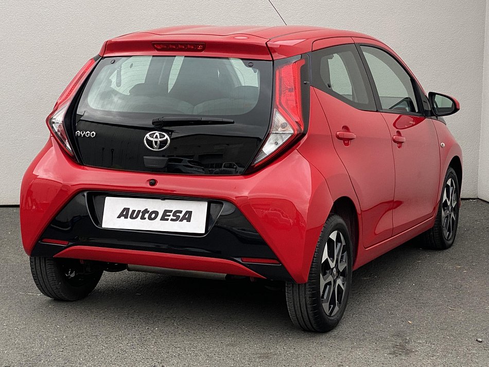 Toyota Aygo 1.0 X-play
