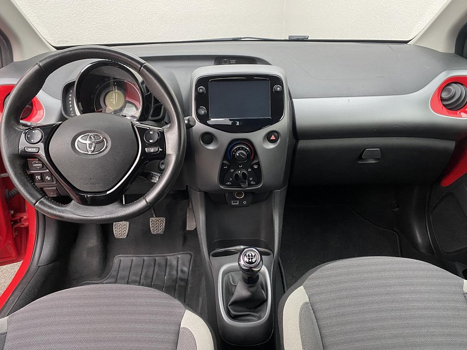 Toyota Aygo 1.0 X-play