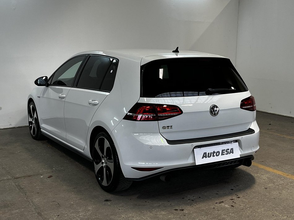 Volkswagen Golf 2.0 TSI GTi