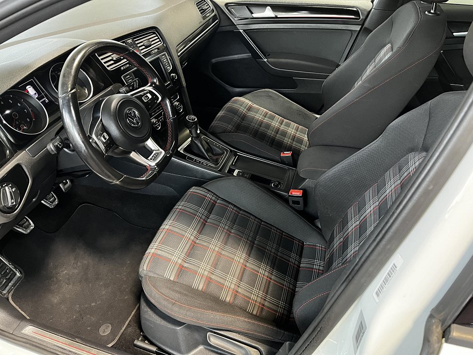 Volkswagen Golf 2.0 TSI GTi