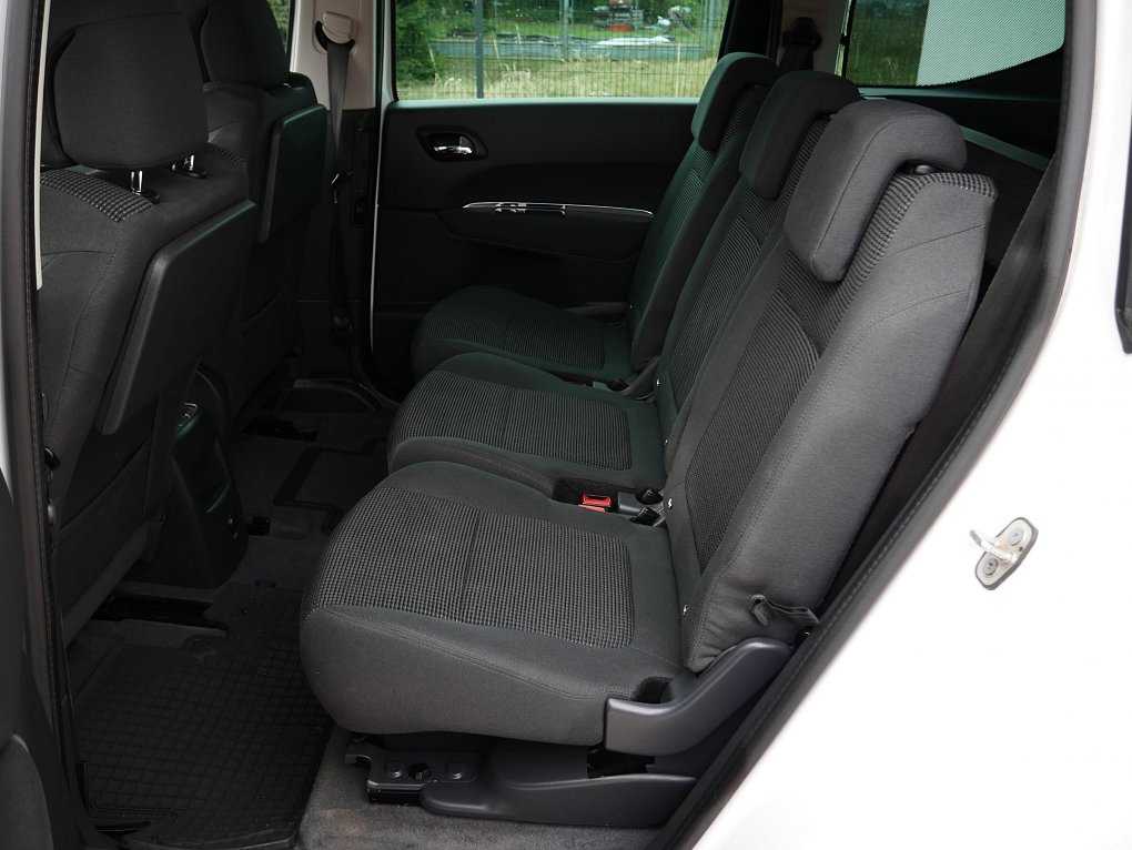 Peugeot 5008 1.2PT 