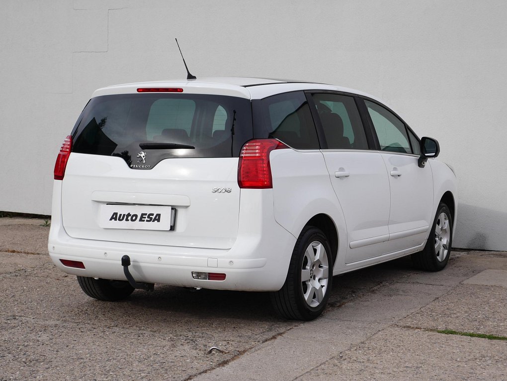 Peugeot 5008 1.2PT 