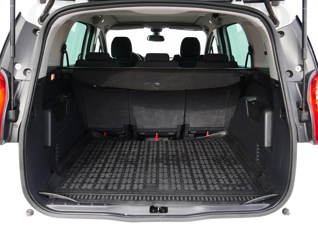 Peugeot 5008 1.2PT 