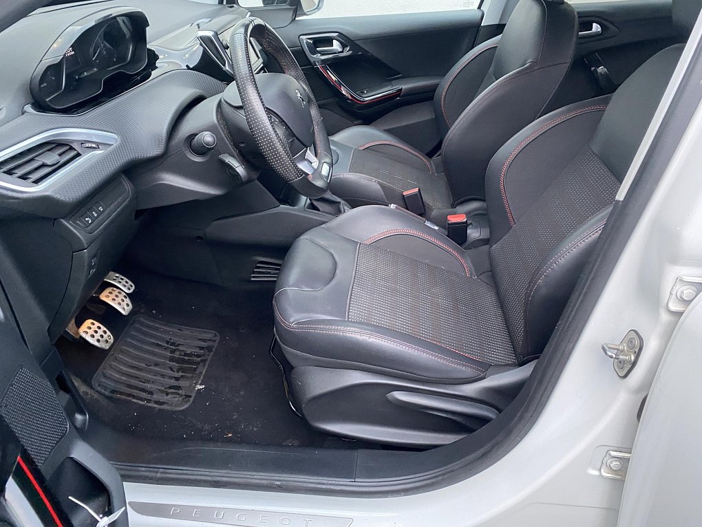 Peugeot 208 1.2 PT GT Line