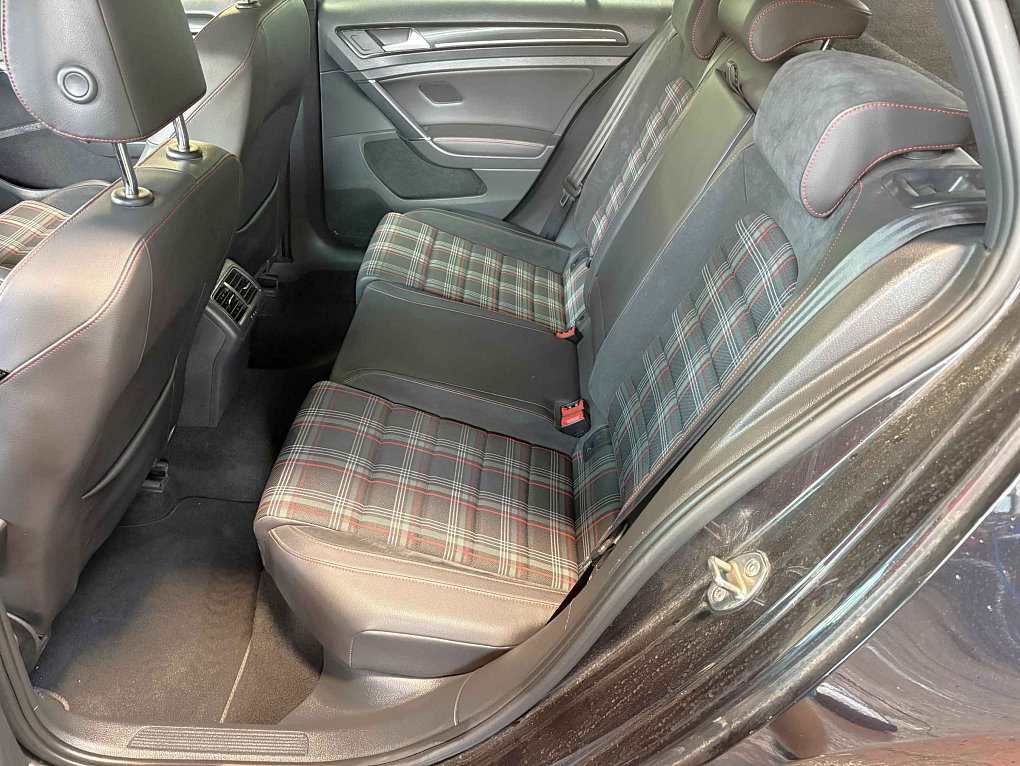 Volkswagen Golf 2.0 TFSi GTi