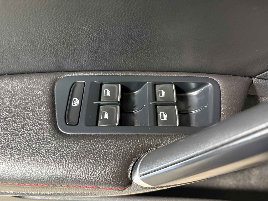 Volkswagen Golf 2.0 TFSi GTi