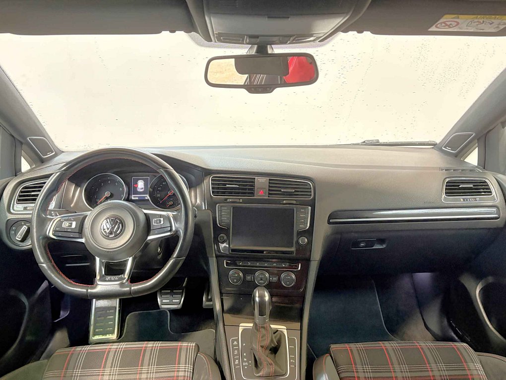 Volkswagen Golf 2.0 TFSi GTi