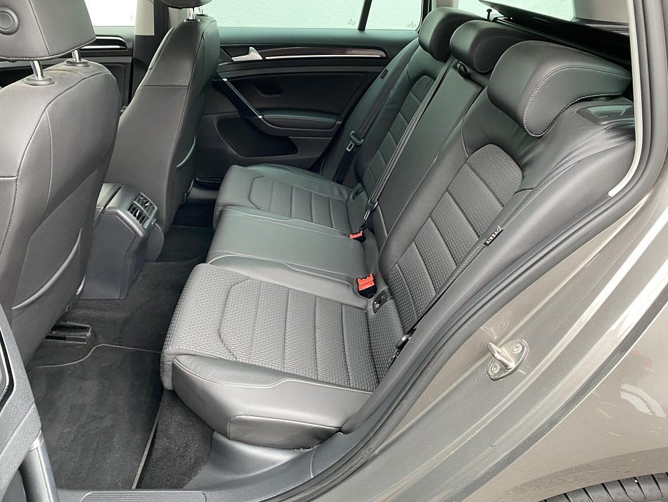 Volkswagen Golf 2.0 TDi Highline